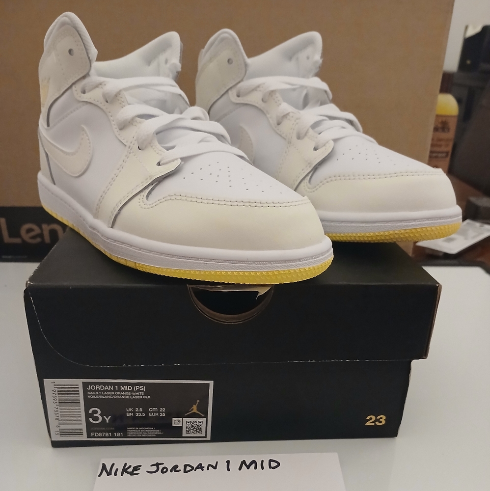Nike Jordan 1 Mid